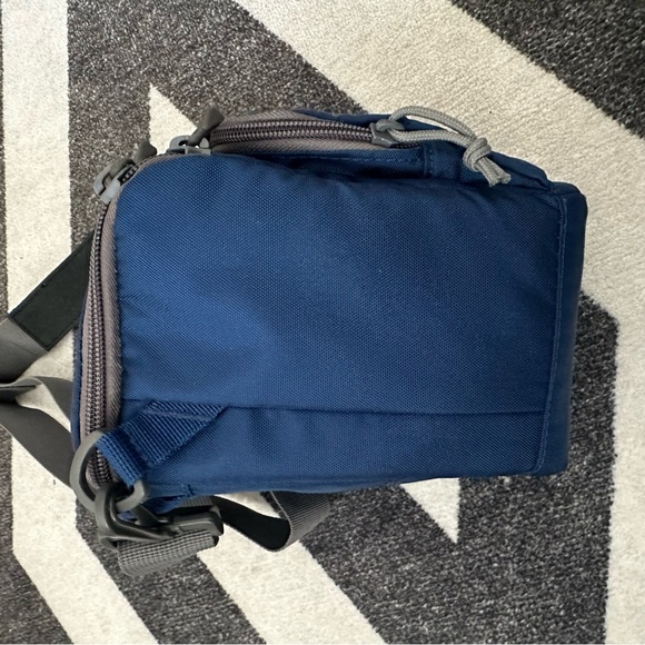 Lowepro Toploader Zoom 45 AW II Camera Bag - Picture 4 of 7